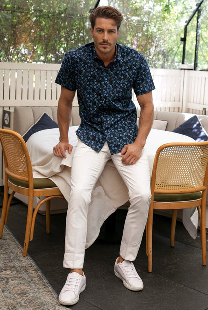CAMISA AZUL NAVY CON ESTAMPADO DE FLORES - H&F - LIBERTY - CAMISA AZUL NAVY CON ESTAMPADO DE FLORES - HFCTSS2104CH - CH -