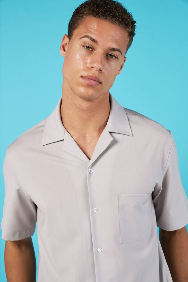 CAMISA GRIS PERLA MANGA CORTA 100% LANA - H&F - COLECCION - CAMISA GRIS PERLA MANGA CORTA 100% LANA - HFCTSS2501CH - CH -