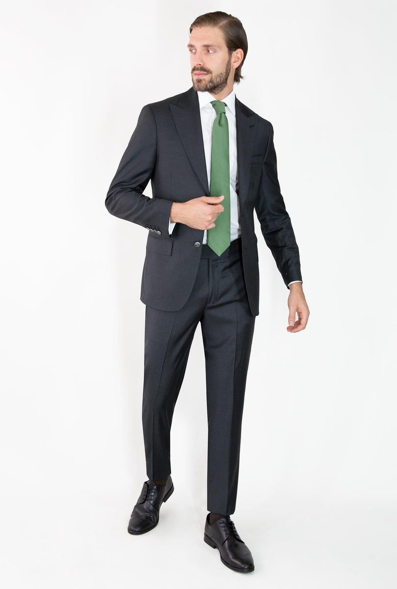 Corbata Lila Trajes Gris Camisa Negra Traje Negro Combinacion