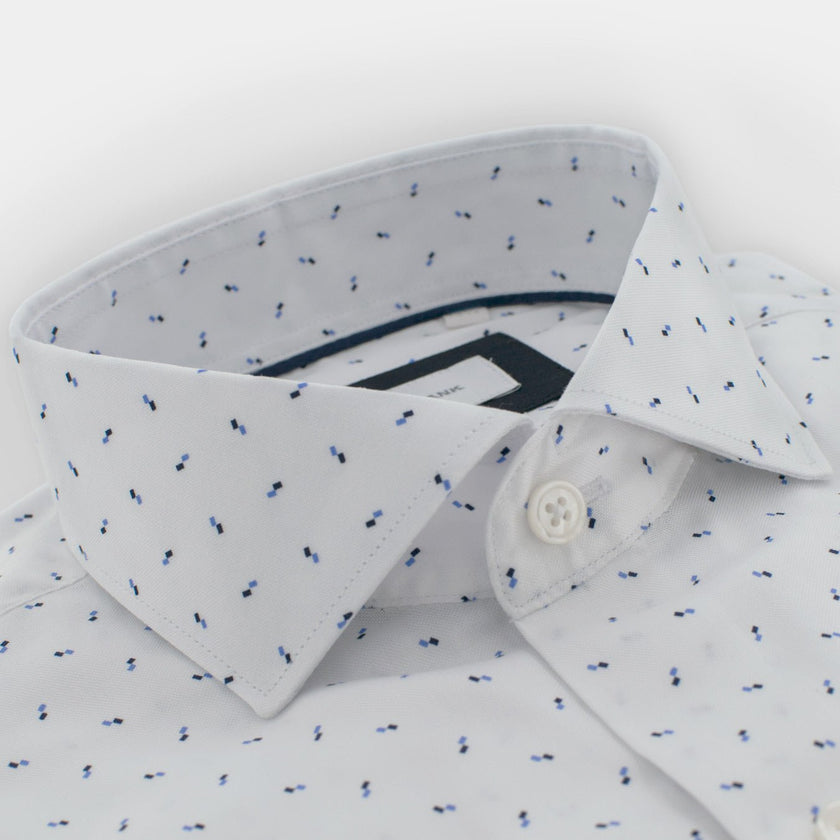 CAMISA BLANCA DE FIGURAS AZULES - H&F - COLECCION - CAMISA BLANCA DE FIGURAS AZULES - HFCTAW2014145 - 14.5 -