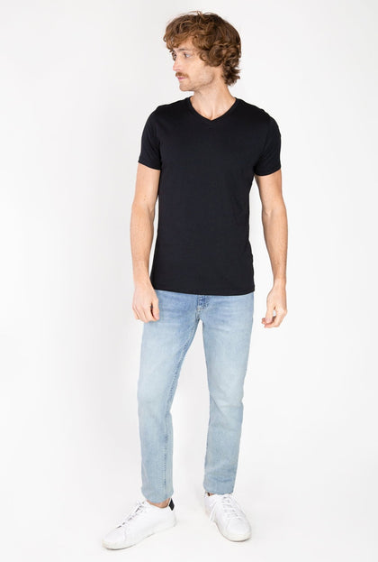 T - SHIRT NEGRA CUELLO V 100% CO - H&F - T - SHIRT - T - SHIRT NEGRA CUELLO V 100% CO - HFTS2006XCH - XCH -