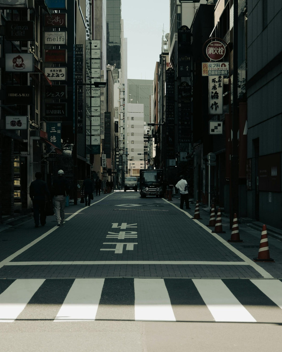 Harris & Frank: Tokyo Linen Ease en Fashion Week