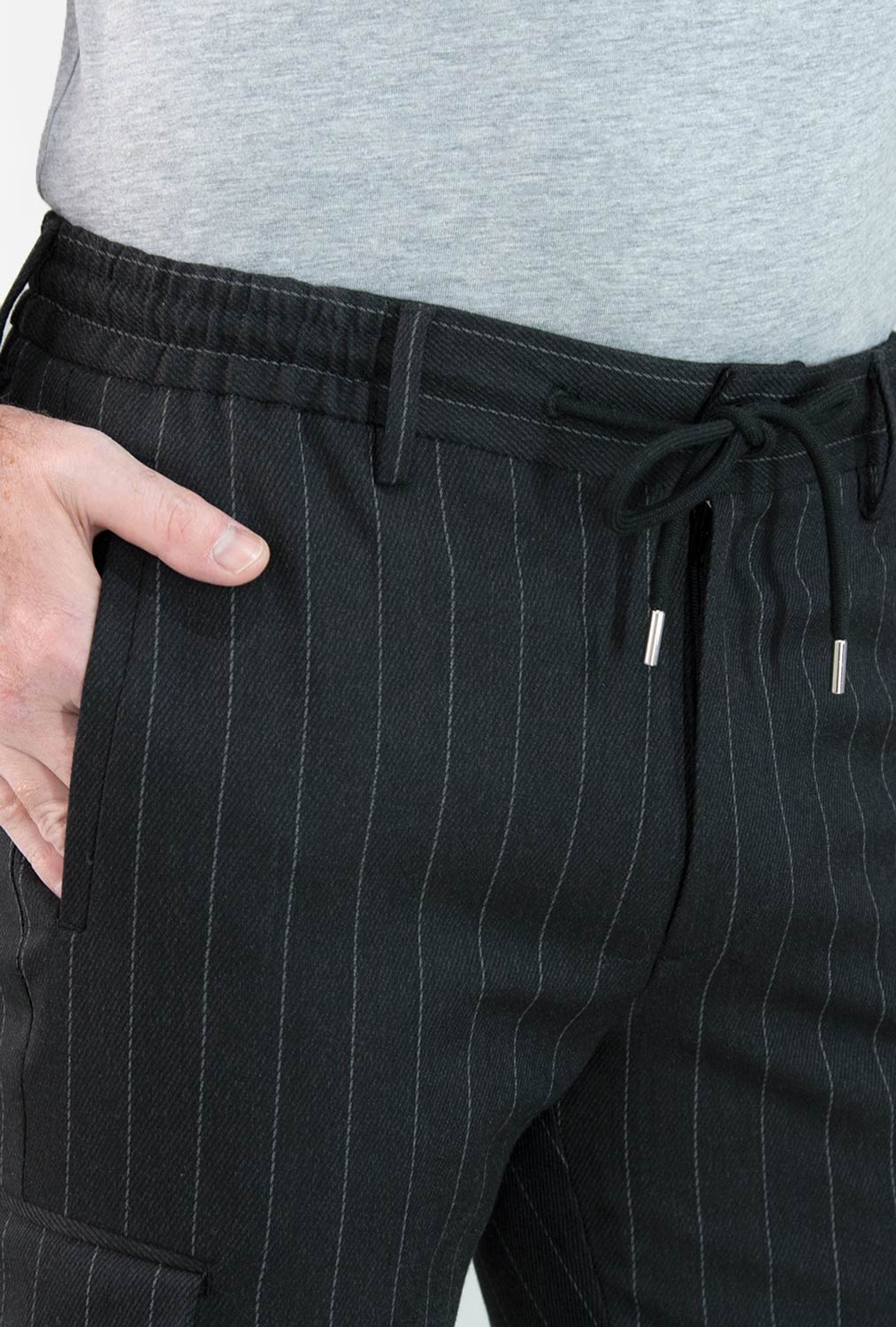 PANTALÓN GRIS OXFORD RAYA BLANCA CON JARETA - H&F - PANTALON - PANTALÓN GRIS OXFORD RAYA BLANCA CON JARETA - HFPTSS240238 - 38 - 