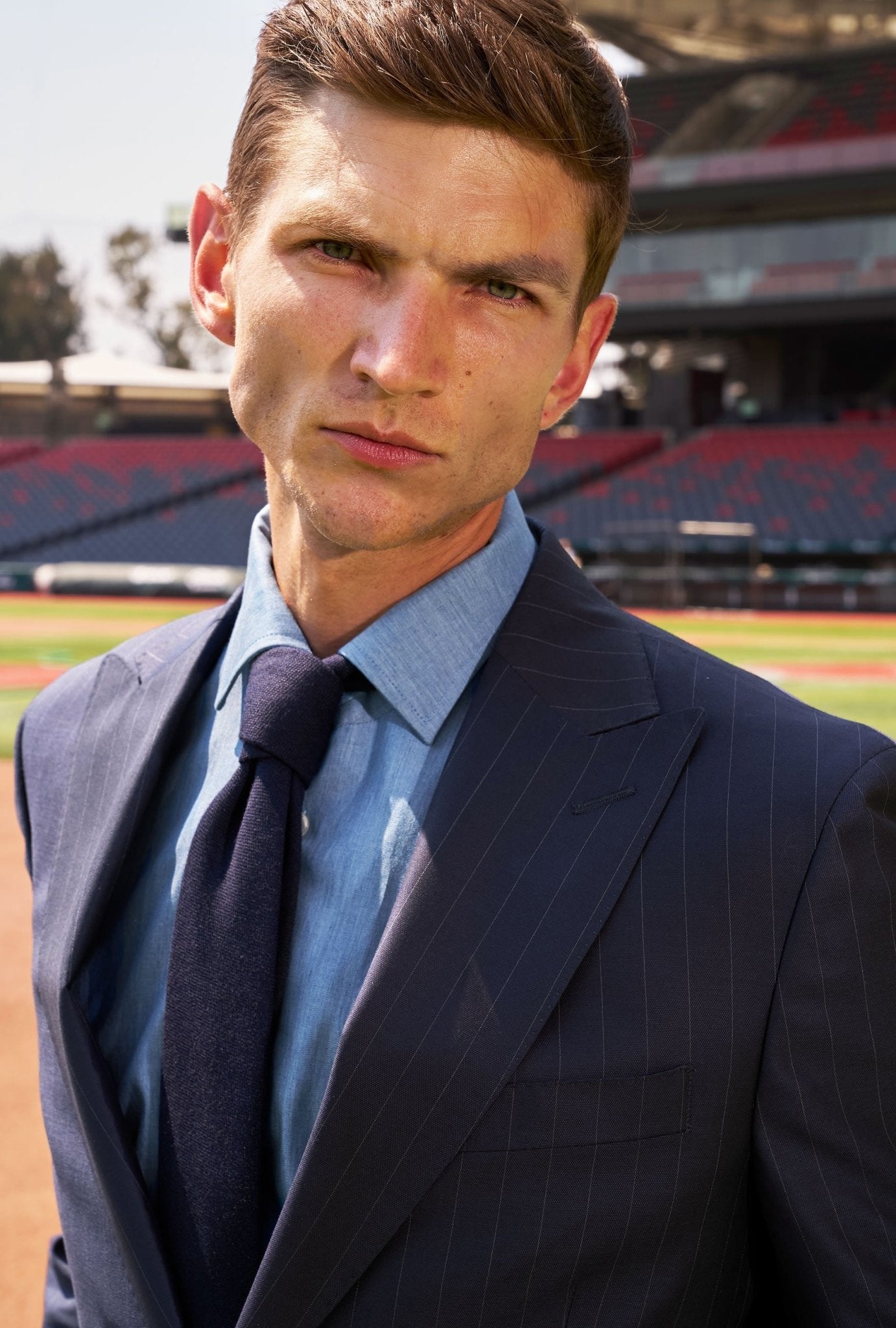 Traje Azul Marino Líneas Blancas Reda 150´S - H&F - TRAJE - Traje Azul Marino Líneas Blancas Reda 150´S - HFTTSS2560646 - 46 - 