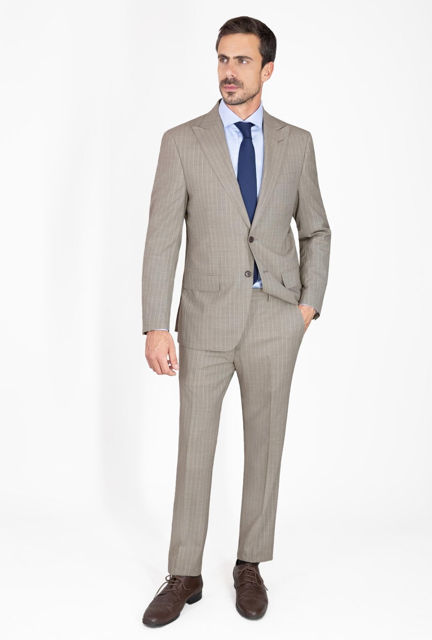 TRAJE CAFÉ RAYA BLANCA - H&F - TRAJE - TRAJE CAFÉ RAYA BLANCA - HFTTSS231046 - 46 - 