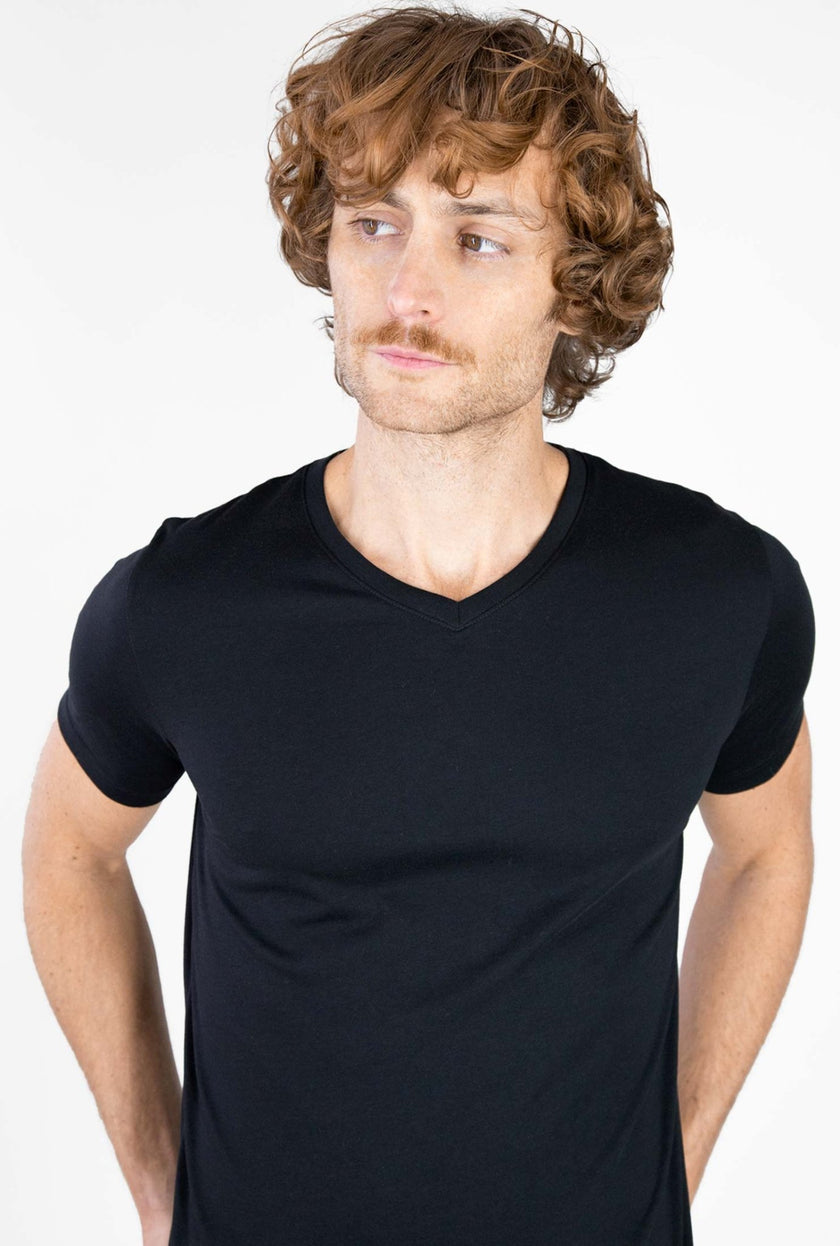 T - SHIRT NEGRA CUELLO V 100% CO - H&F - T - SHIRT - T - SHIRT NEGRA CUELLO V 100% CO - HFTS2006XCH - XCH - 